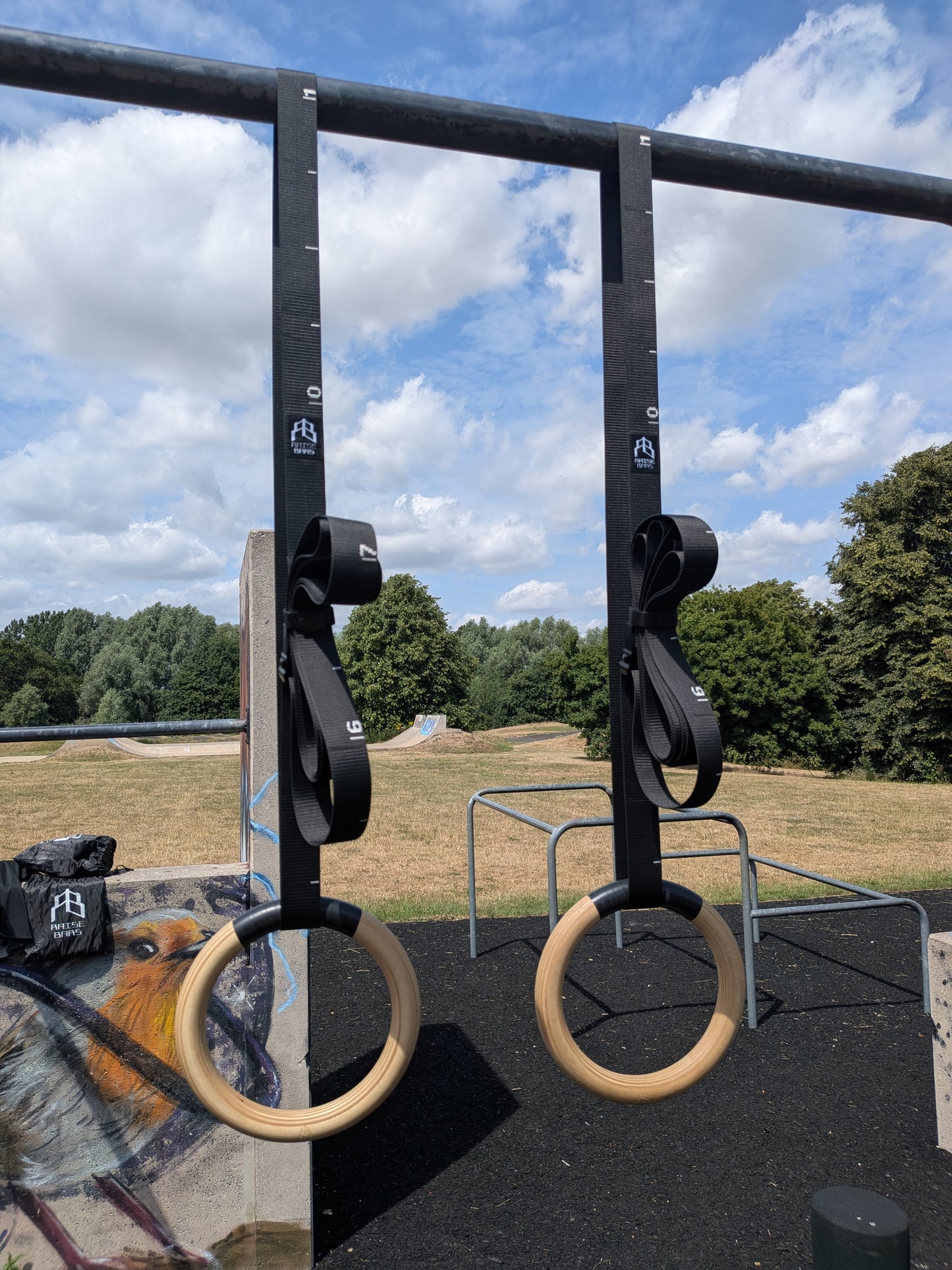 Classic Wooden Gymnastic Rings - 28mm/32mm Calisthenics Rings with Adjustable Straps